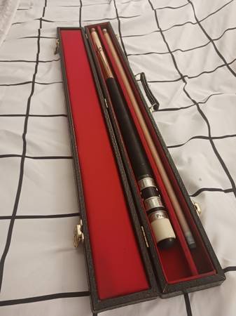 Professional® Pool Cue w/ case 1