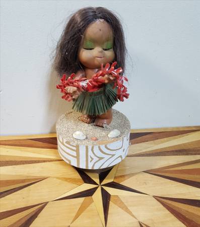 Wind up musical Hawaii Hula Girl 1