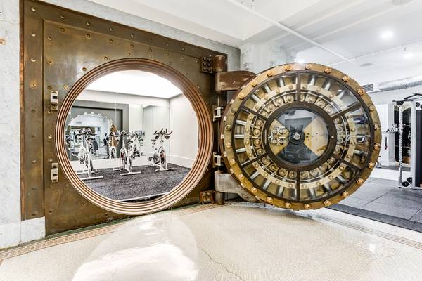 $2,505 / 800ft2 - ESTUDIO GRANDE EN EDIFICIO HISTÓRICO! ¡UN MES GRATIS! (1007 Fifth Ave, San Diego, CA)63621398990465121