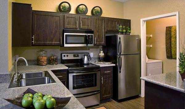 $2,398 / 2br - 1060ft2 - Detached Garages, Central Air & Heat, Full Size Washer & Dryer (Sycamore Highland)64028083415169121