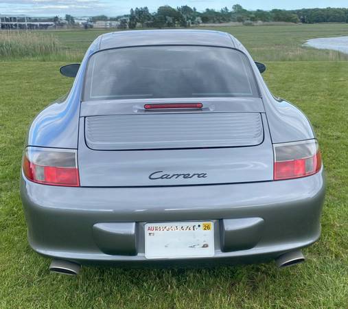 Porsche 911 Carrera Coupé de 6 velocidades del 2002 - $31,000 (Essex)63470891776257122