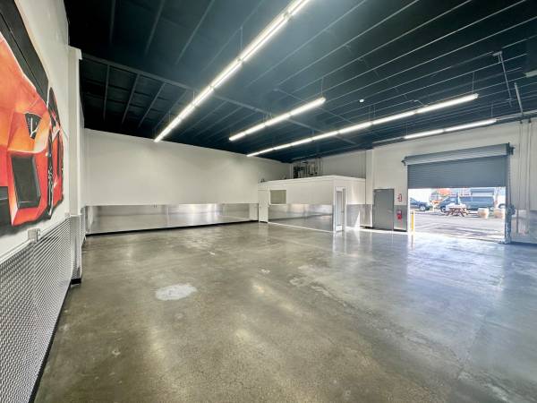 $1 / 1800ft2 - Awesome Warehouse Space Private and Secluded Very Upscale 1800-3600 Sf (santa clara)63868152769283123