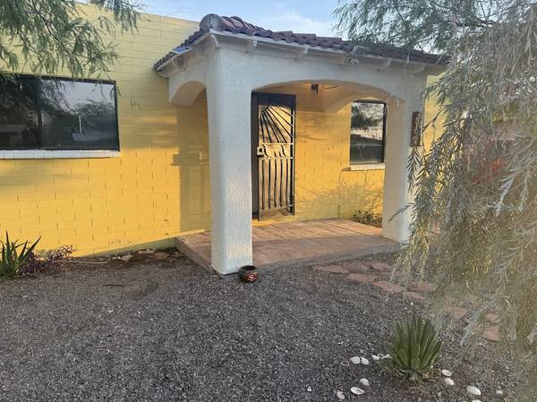 $1,150 / 2br - Se renta duplex 2bed 1 bath. For RENT63675014299905120