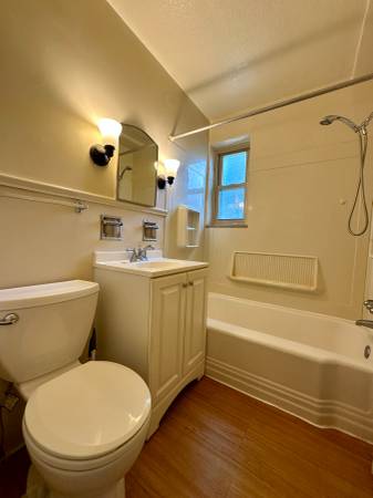 $905 / 1br - Chestnut Manor 1 Bedroom Apartment! Heat & Off-Street Parking Included (Avalon / Bellevue / Sewickley / Ross Township)63664544789763123