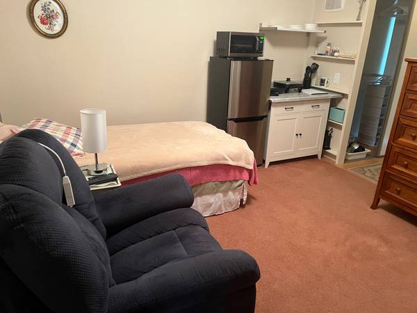 $1 / 1br - 132ft2 - Furnished room provided in exchange for caregiving help (Happy Valley)63831397504129120