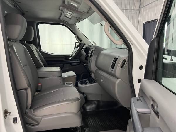 2013 Nissan NV 2500 HD - Photo 10