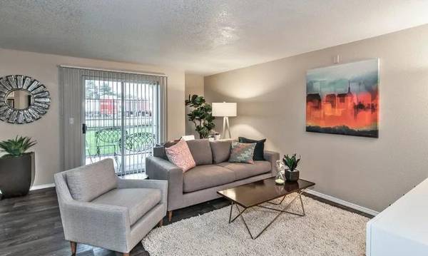 $1,955 / 2br - 825ft2 - Stainless steel appliances, Washer/Dryer, Patio/Balcony with storage63672636717569123