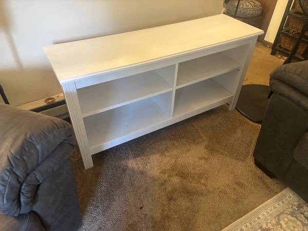 Console/entertainment/TV stand 1