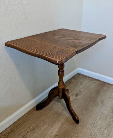Drop Leaf Side Table – Solid Wood Accent Table 1
