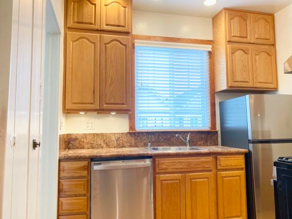 $3,495 Nice 1 br, light, spacious, bay windows, secure mail, prk avail, more (inner richmond)63928543045763122