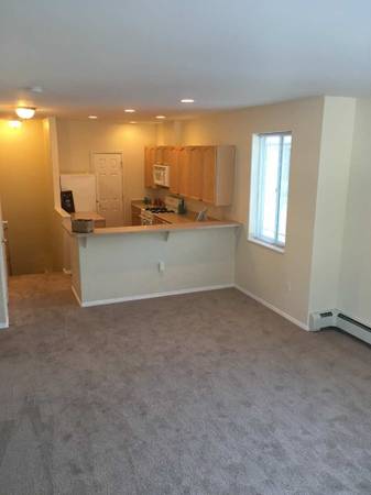 $2,035 / 1br - 780ft2 - Soaring high ceilings for light and space at The Highlands Luxury Resi (Anchorage - Midtown)64004785756545123