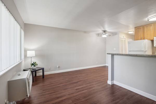 $2,056 / 1br - 580ft2 - Espacioso Increíble - 1/BD 1/BA, Lavadora y Secadora - ¡Llámenos Hoy! (walnut creek)63682870329731123