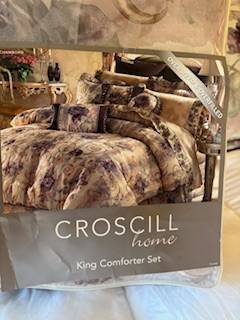 Croscill 2 Piece King Size Comforter Set 1