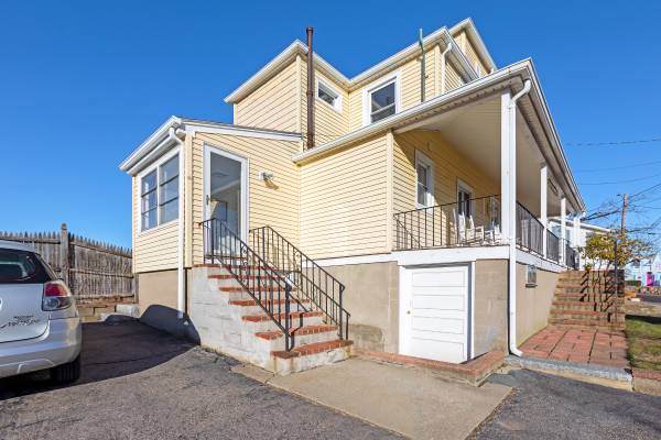$2,495 / 1br - 800ft2 - WATERFRONT APARTMENT BOSTON SKYLINE VIEWS 1 BED WITH PARKING (Quincy)63699392952705122