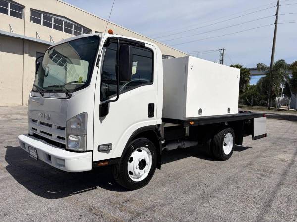 2015 Isuzu NPR LAWN LANDSCAPE - Photo 2
