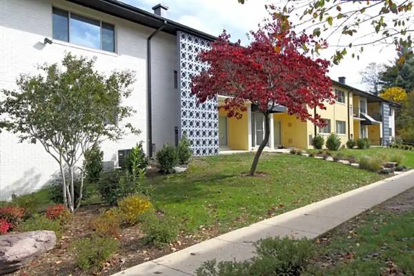 $1,850 / 2br - 0933ft2 - SPOOKY SEASON SAVINGS! GET $250 OFF FIRST MONTHS RENT! (Gaithersburg)63896276587395124