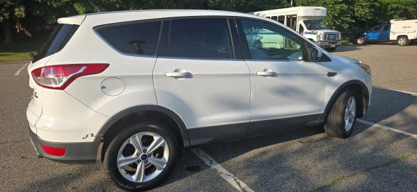 2013  FORD ESCAPE SE AWD 130K MILEAGE GASOLINE SAVER - $1,900 (Staten Island)63654714170497123