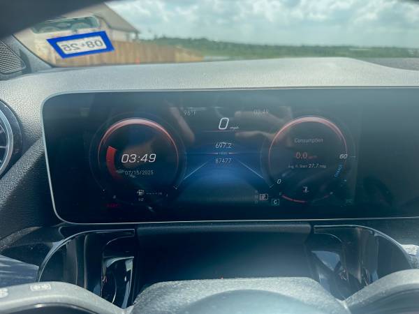 2021 Mercedes Benz GLA250 - $20,900 (Buda)63621899101953124