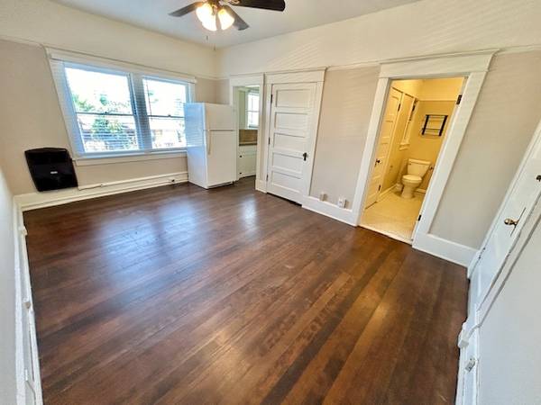 $1,625 / 485ft2 - Estudio Vintage Encantador Reformado, GRAN Armario Empotrado (2004 C #5) (Golden Hill)63663802500353123