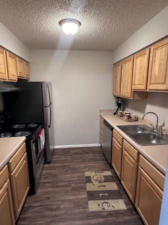 $975 / 2br - 969ft2 - APPLY TODAY MOVE IN FRIDAY ! $499 FIRST MONTH SPECIAL63982278868098124
