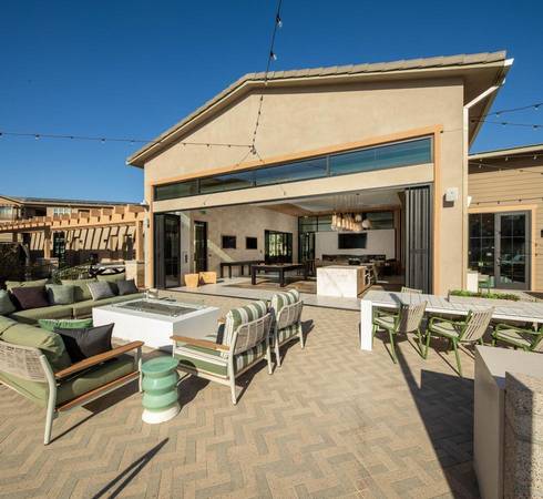 $2,599 / 2br - 1057ft2 - Stylish Kitchen Backsplashes, Community-Wide Wi-Fi (Wildomar)64028083131779123