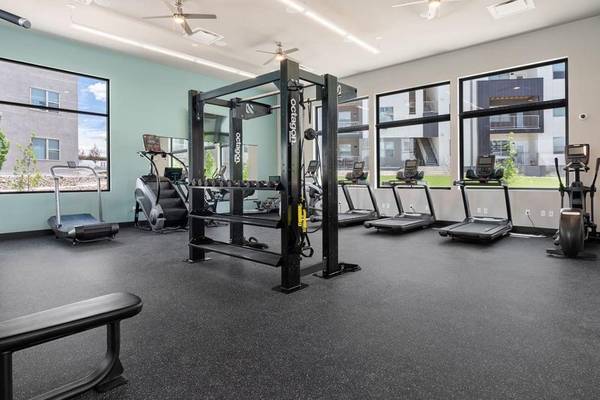 $2,285 / 2br - 1086ft2 - Borrow-a-Bike, Bark Park, Open-Concept Floor Plans (Ubicado junto a centros comerciales, I-25, escuelas/universidades)63659747116931122