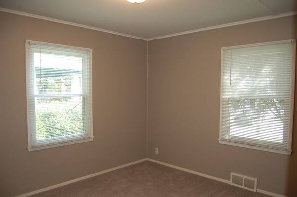 $2,400 / 3br - FALL 2026-2027! 3 Bedroom House Downtown Iowa City! Walk to Class! (233 Melrose Court Iowa City IA)63976401324802124