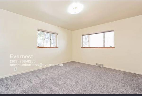 $1,300 / 3br - 1300ft2 - Ultimate Location Advantage (Englewood)63962795016451122