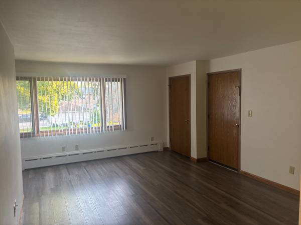$890 / 2br - Upper 2 Bedroom - Heat & Water included (Appleton)63838113636867121