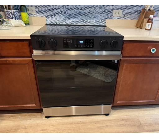 Samsung Electric Range/Oven 1