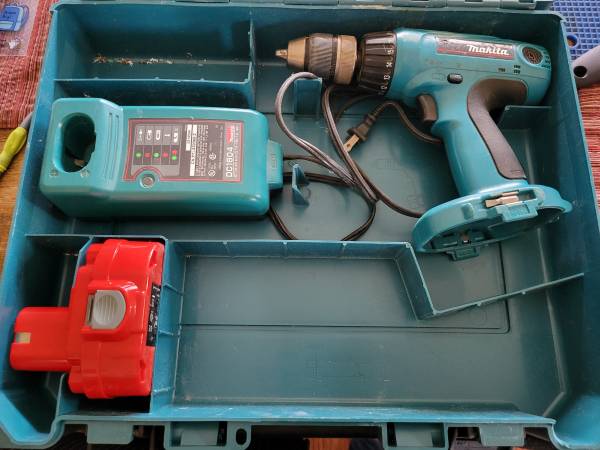 USED! Makita 6347D Cordless Drill w/ Battery, Charger and Case 1