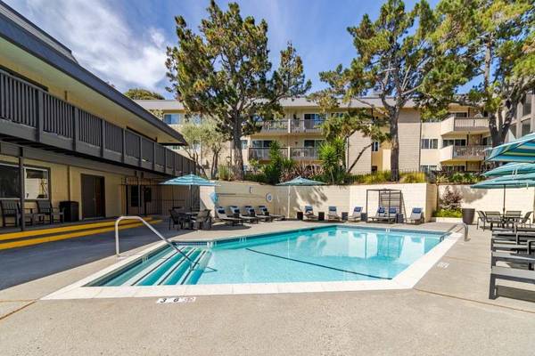 $3,649 / 2br - 1050ft2 - 2B/2B, Double Pane Windows, Barbeque Grills (belmont)63850427818113120