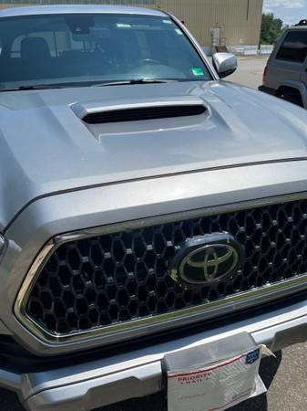 Toyota Tacoma 2019 - $28,000 (Triangle)63616460238337121