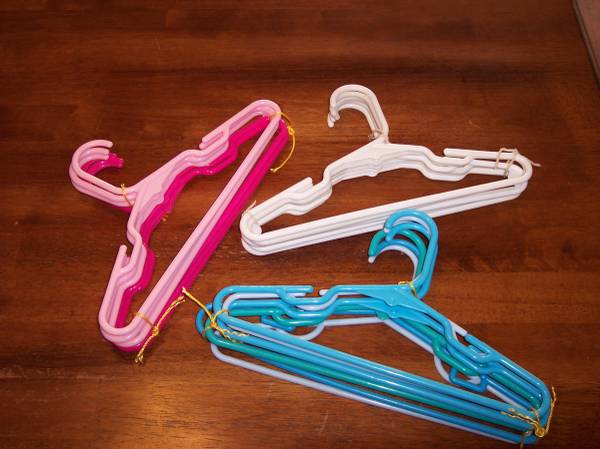 Infant plastic clothes hangers 1