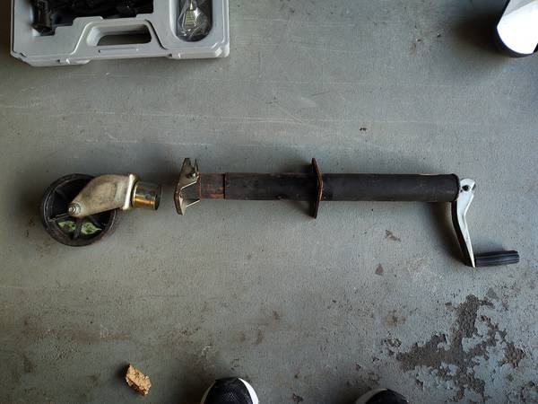 Trailer jack w/wheel 1