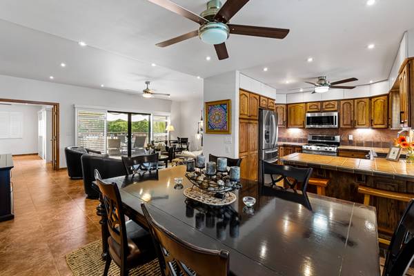 $4,800 / 3br - 1802ft2 - Gated Community, Hot Tub, Seasonal Pool, Tennis and More! (Salinas)64009501554690123