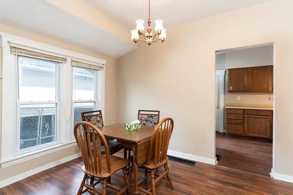 $564 / 2br - 877ft2 - NEELY REMODEL HOUSE FOR RENT (Els mere)64051688728963123