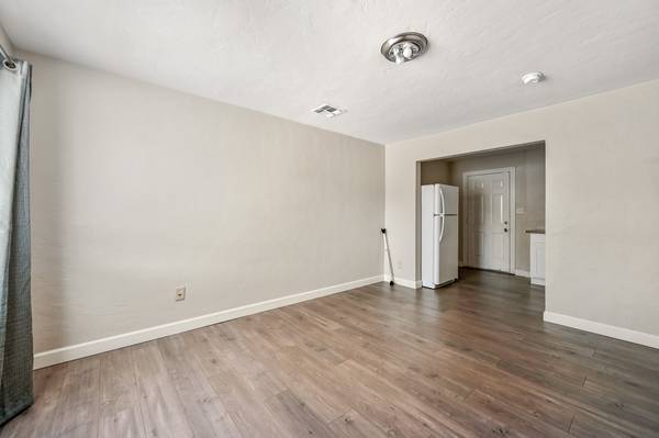 $995 / 1br - 700ft2 - 2142 E Taylor ST #7 (Phoenix)64024996465025122
