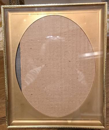 8 by 10 Gold Tone Photo Frame 1