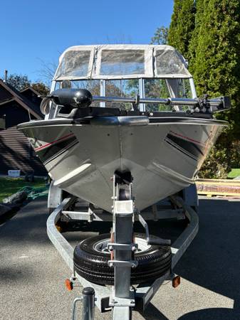 SMOKERCRAFT PRO MAG! DEEP V! FISHING MACHINE! ALUMINUM BOAT! 1