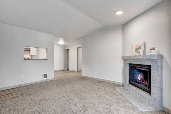 $1,795 / 1br - 644ft2 - A new perspective on living: 1 BR, 1 BA, 644 Sq Ft! (Mountlake Terrace)63786780364417120