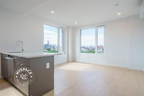 $5,400 / 3br - Sunny 3 bed with balcony! (Crown Heights)63788360855169121