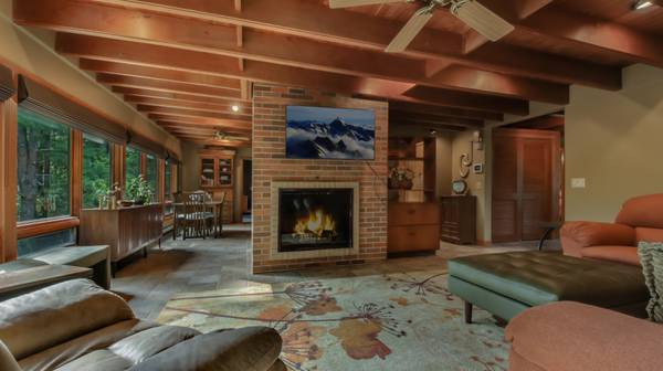 $699,500 / 3br - 2208ft2 - 1121 E Lowes Creek (Eau Claire)63845960918019121