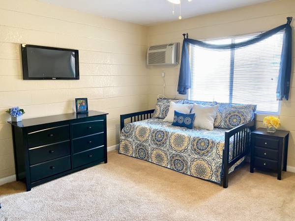 ALL UTILITES INCLUDED! STUDIO APARTMENT READY FOR MOVE-IN! 1