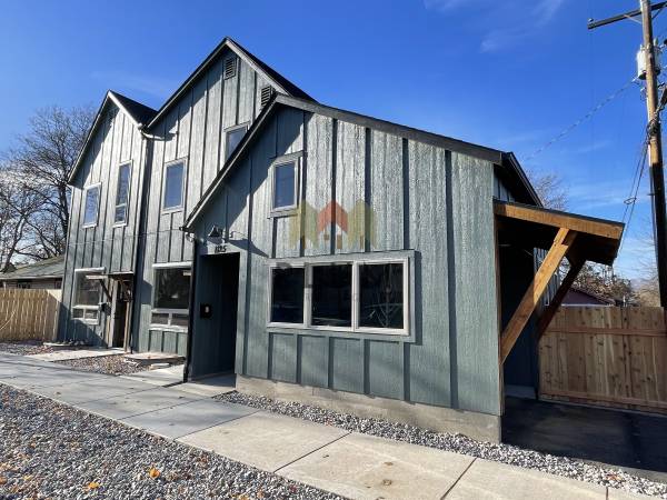 $2,195 / 3br - 940ft2 - 1125 South Catlin Street, Unit B (Missoula)63656975099521123