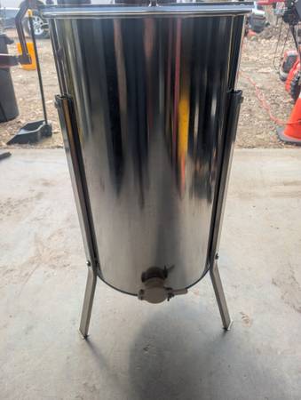 Honey extractor 1