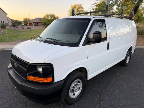 2017 Chevrolet EXPRESS G3500 - Photo 3