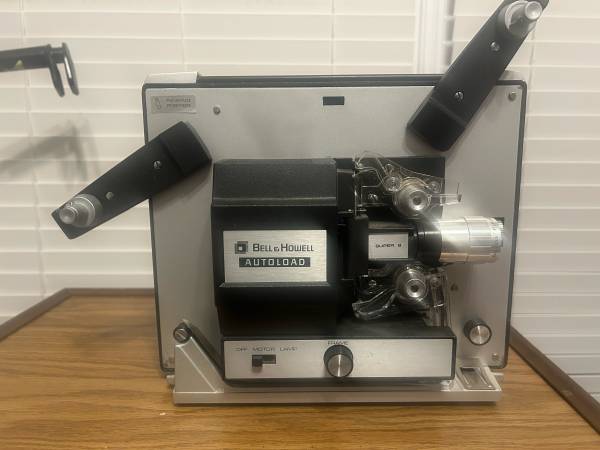 movie projector--Bell&Howell--8mm autoload 1