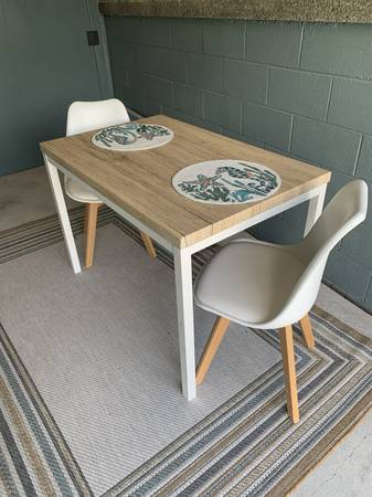 $1350.00 / 1br - Tranquilo, seguro, limpio, espacio de patio privado, entrada privada para automóvil,63686726643587122