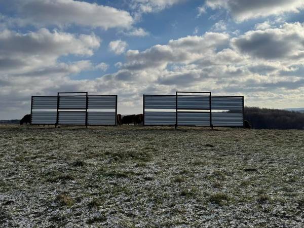 Heavy Duty Windbreaks 1